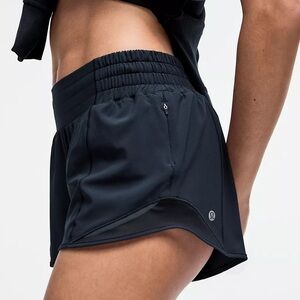 Lululemon Hotty Hot High-Rise Lined Short 2.5" size 2